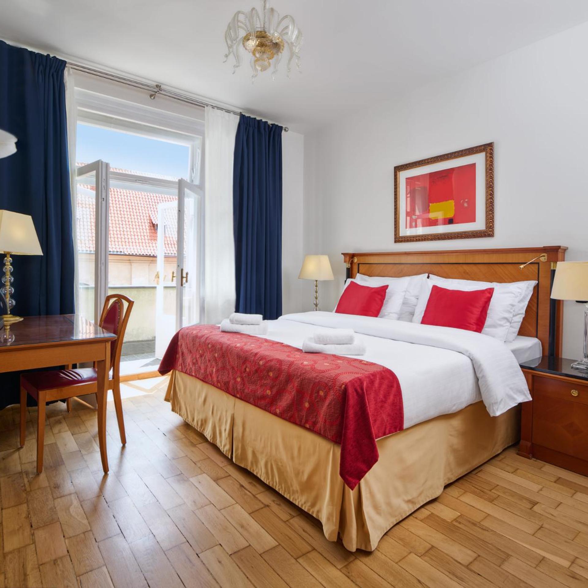Room, Double or Twin Bed