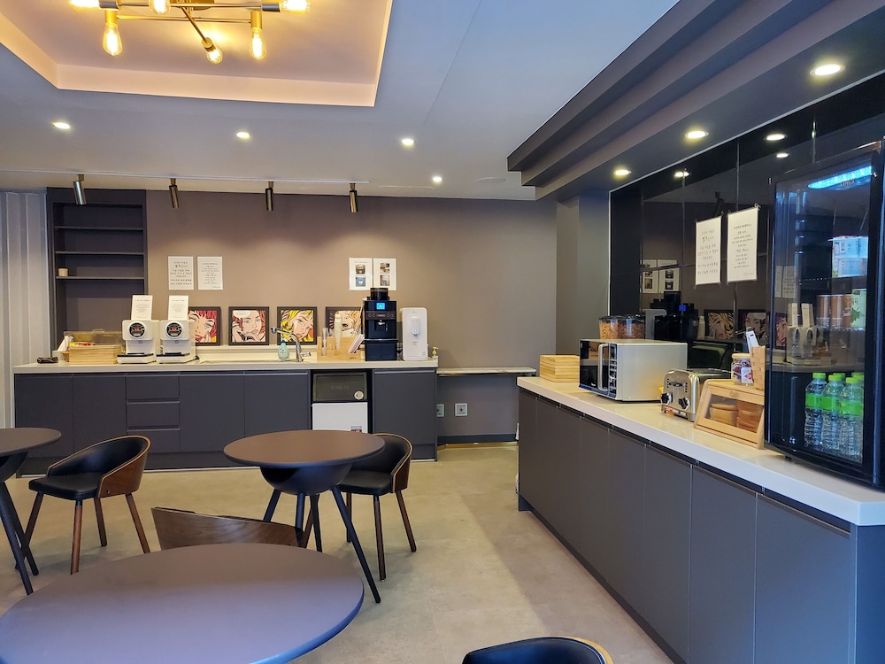 The Stone Bridge Hotel Sasang 17/24
