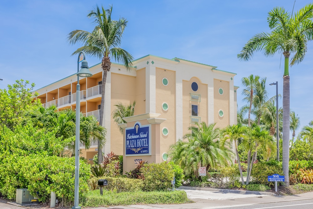 Hutchinson Island Plaza Hotel And Suites 2/63
