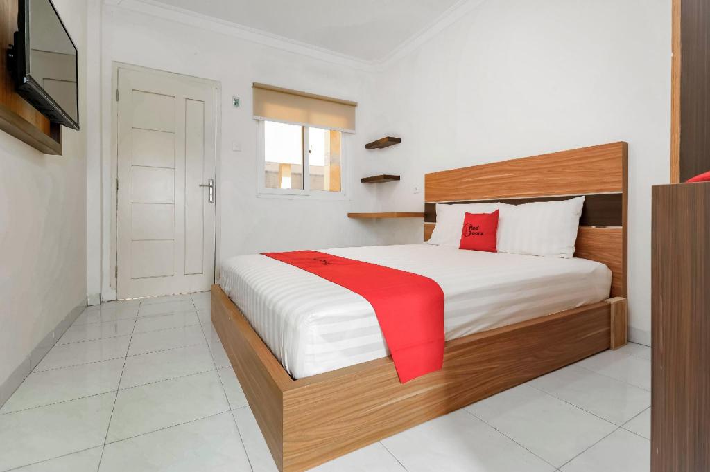 Reddoorz Plus Near Palembang Square Mall 14/33