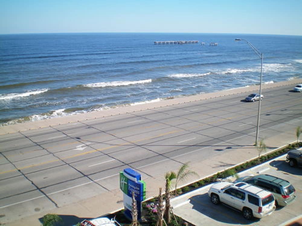 Holiday Inn Express Hotel And Suites Galveston West Seawall 44/64