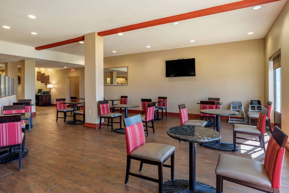 Comfort Suites Montgomery South 29/38