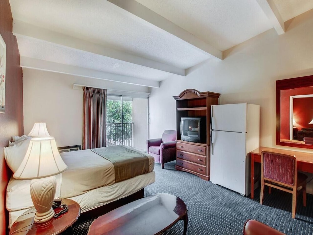 Red Carpet Inn Whippany 20/31