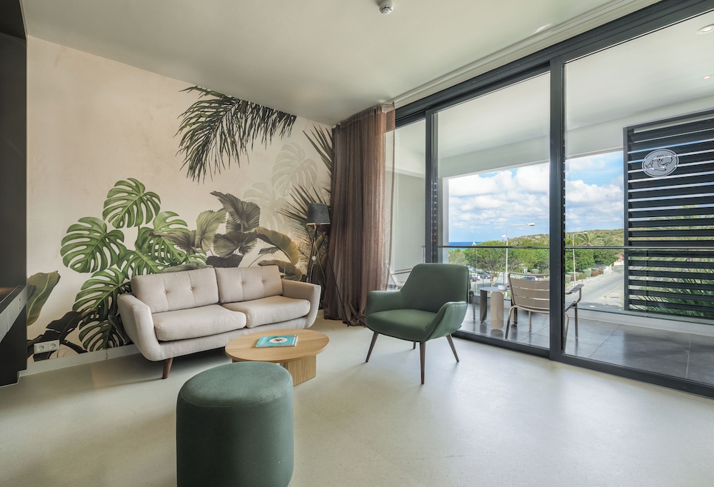 Papagayo Beach Hotel 51/76