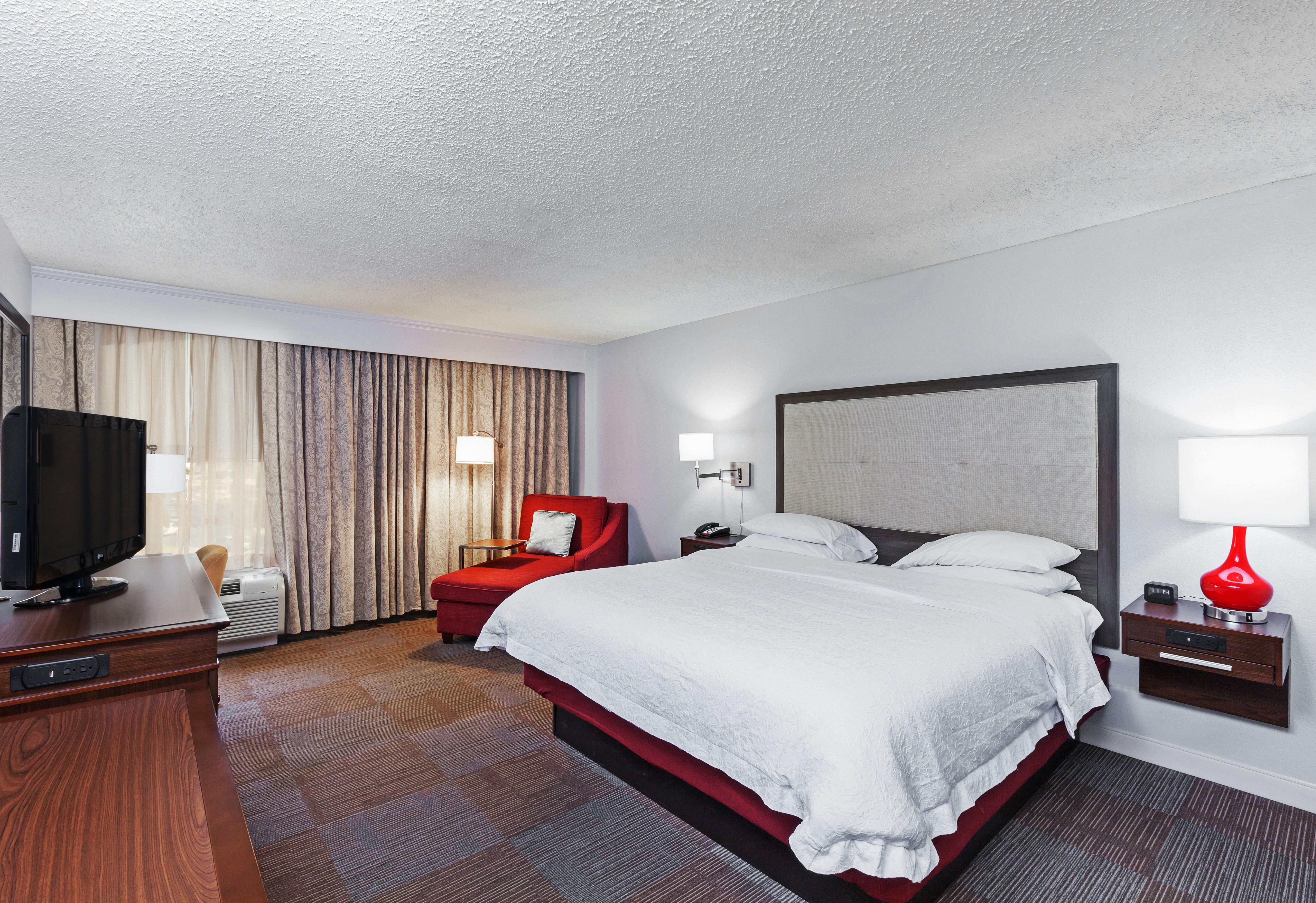 ROOM, KING BED, ACCESSIBLE