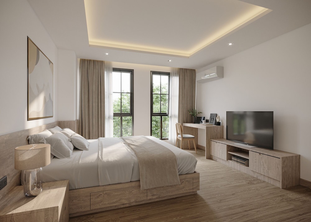 Leon Lasalle Hotel and Residences 9/27