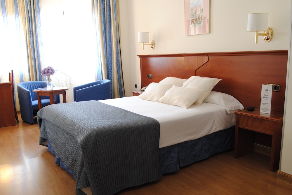 Alixares Hotel 30/82