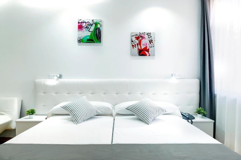 Boutique Urban Madrid Serrano 10/25