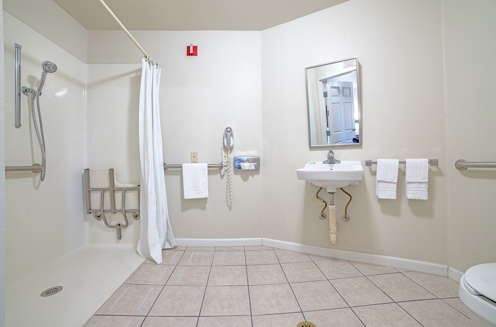 Americas Best Value Inn 6/17