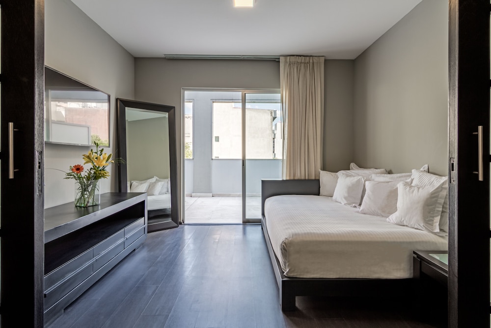 Giorgio Suites 11/27