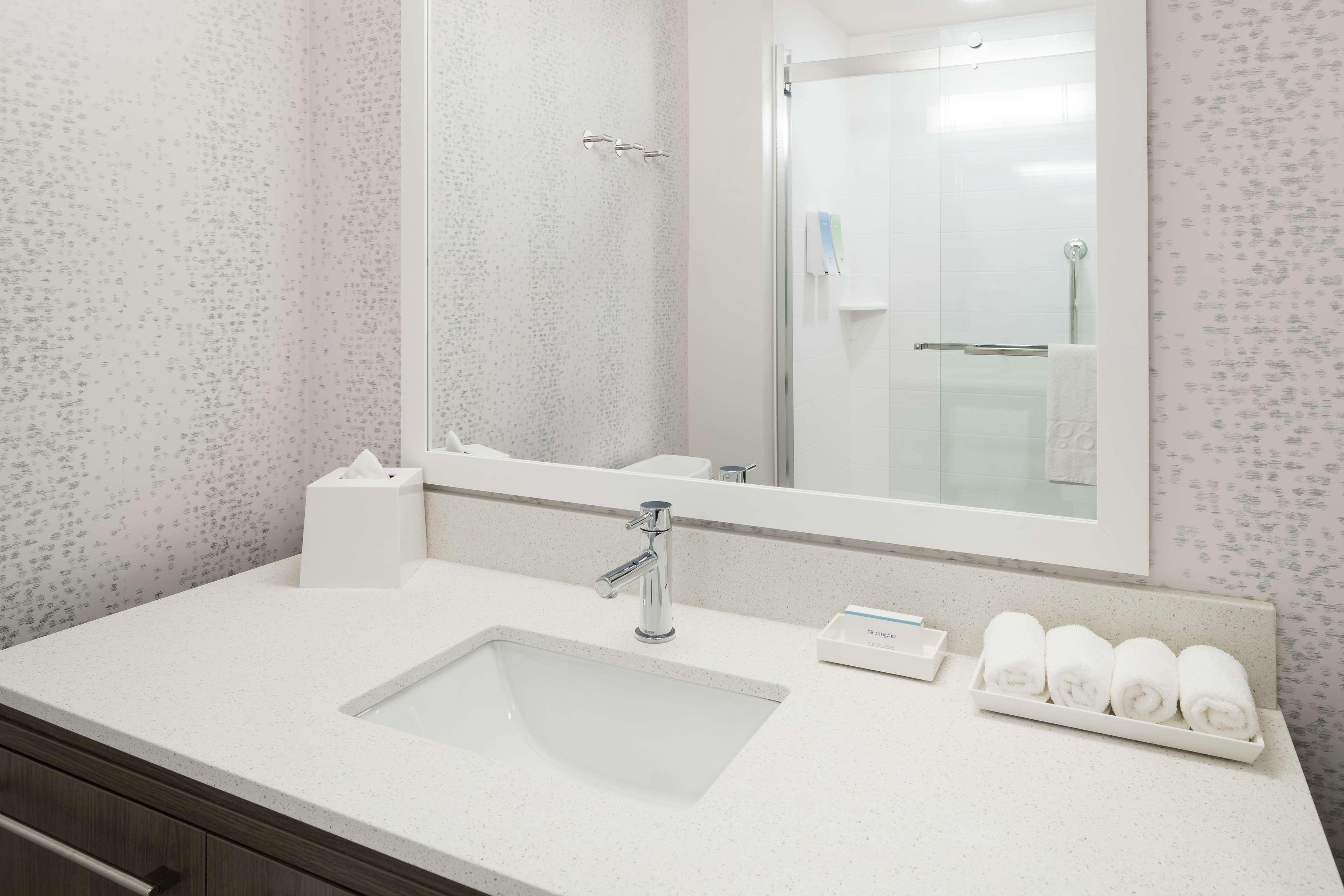 STUDIO, SUITE, KING BED, ACCESSIBLE