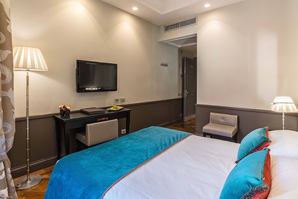 2 BEDROOMS, CONNECTING, FAMILY SUITE