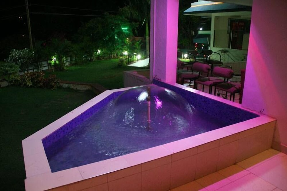Sunrise Hill Resort 24/42