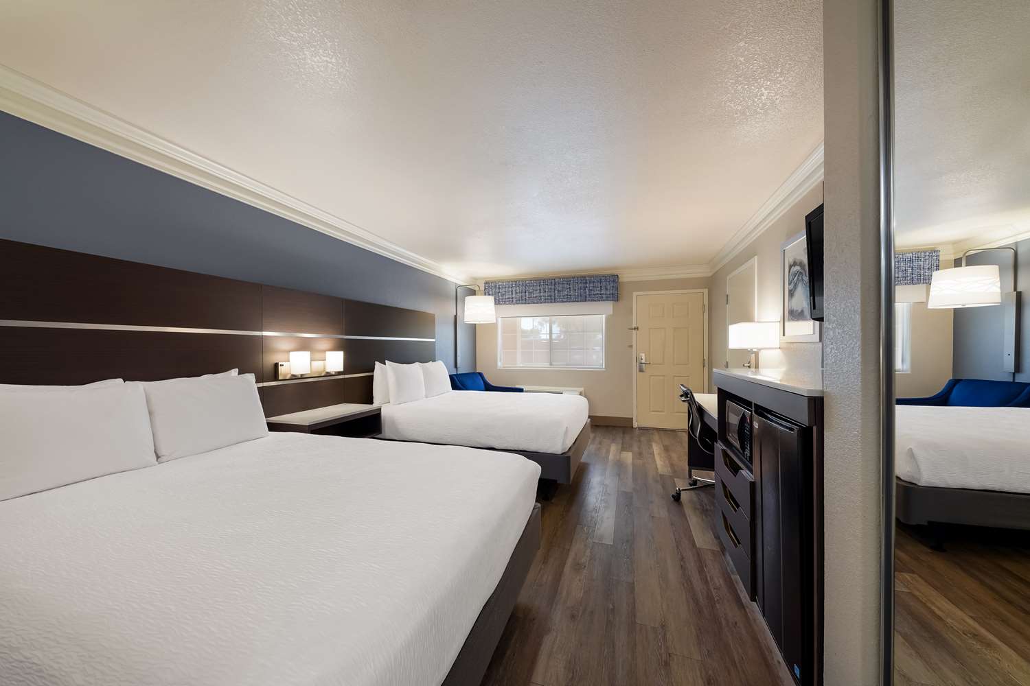 Room, 2 Queen Beds, Bathtub, Accessible