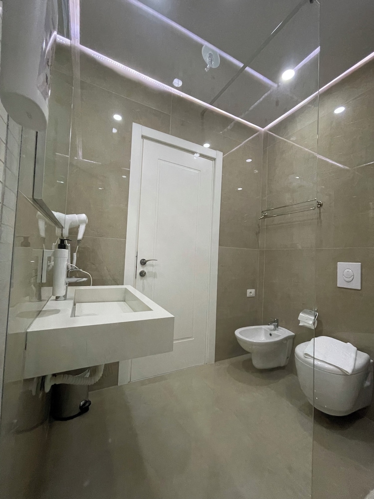 ADEA HOTEL 52/58