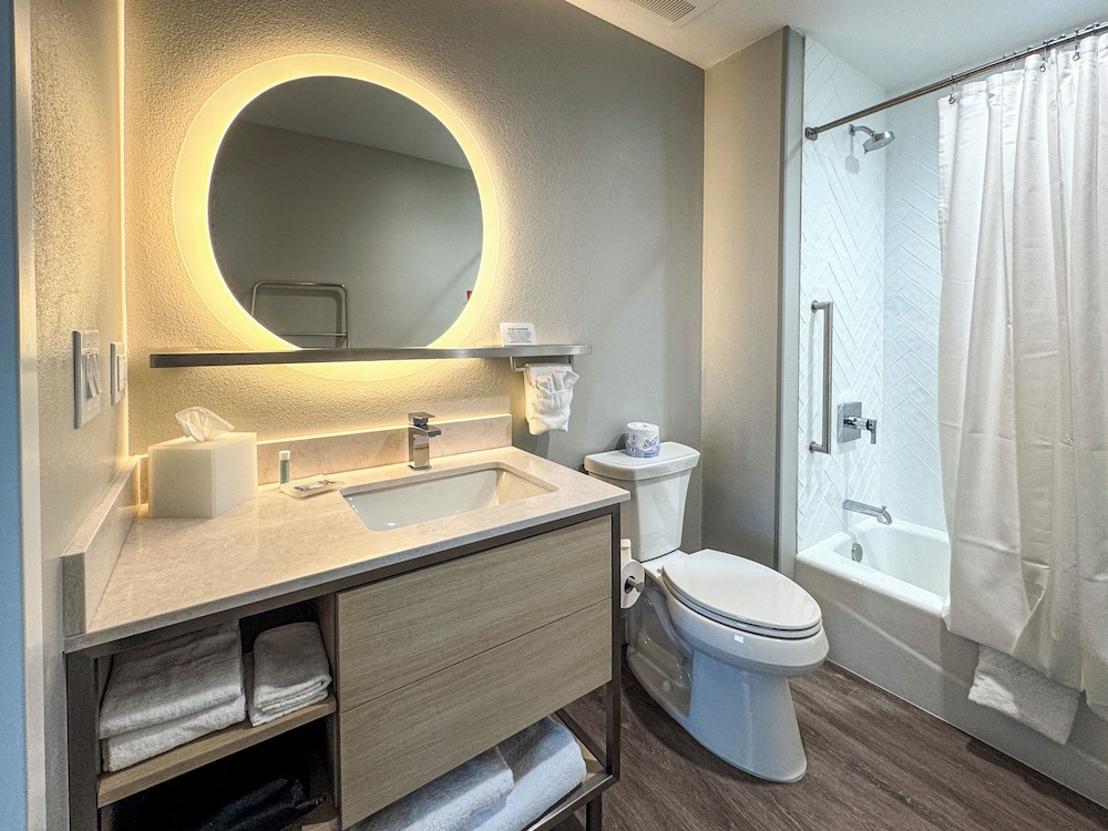 TownePlace Suites by Marriott Ridgecrest 50/50