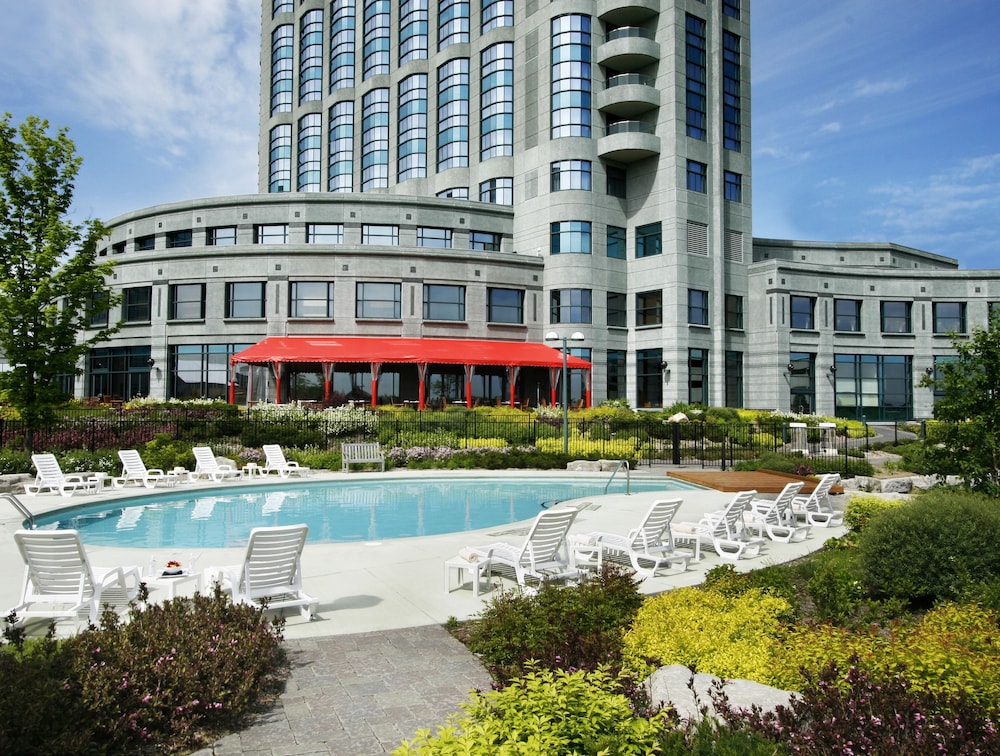 Brookstreet Hotel 8/64