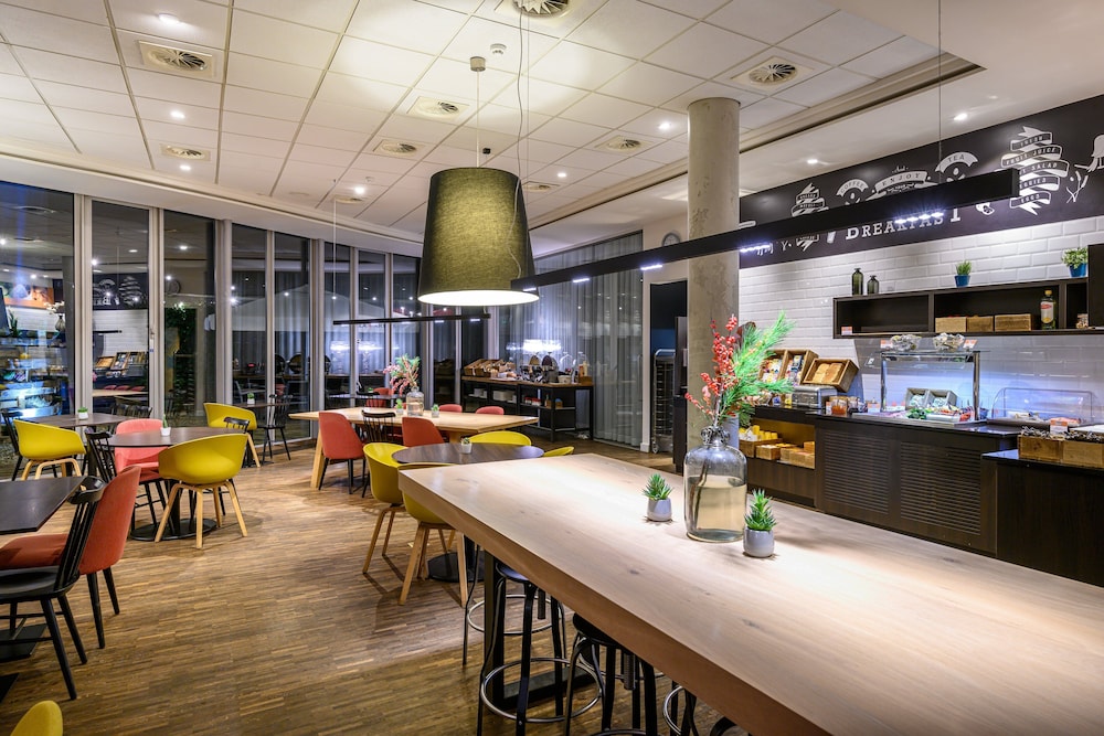 restaurant-cafeteria