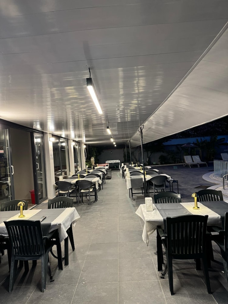 Golden Moon Apart Hotel 47/64