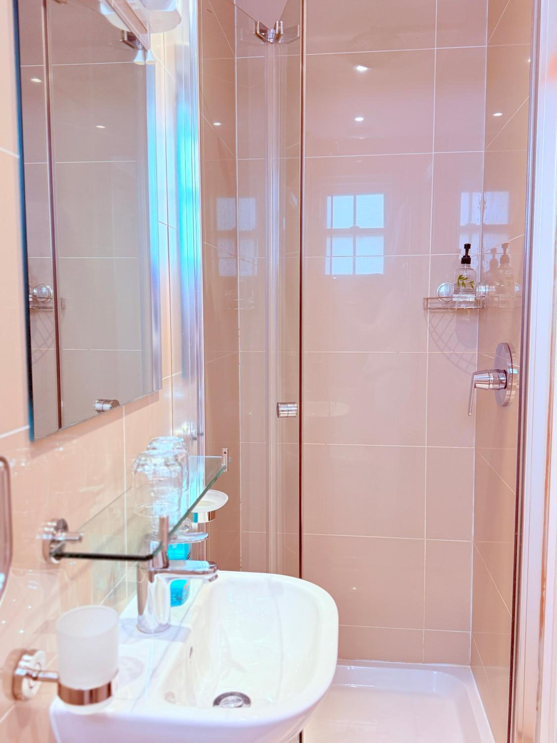 Albro House Hotel 29/32