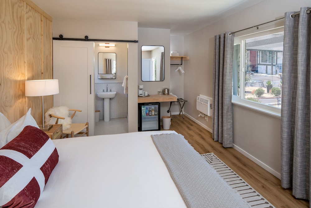 Hotel Hygge 3/17