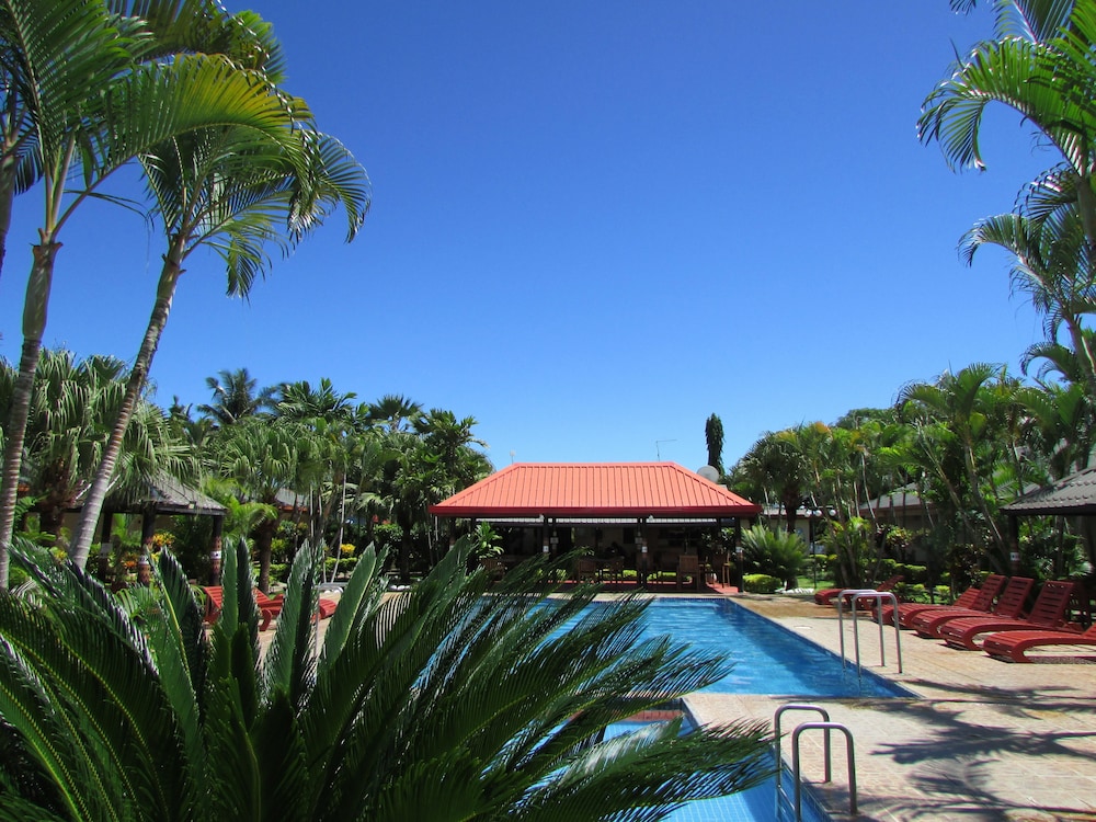 Wailoaloa Beach Resort Fiji 3/76