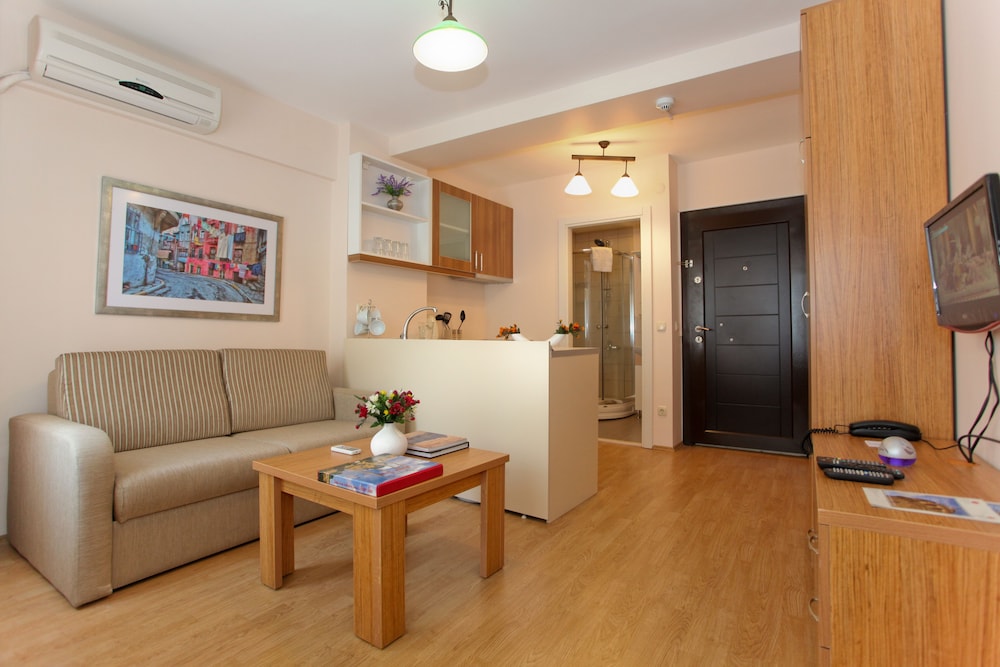 Three Apples Suites 23/39