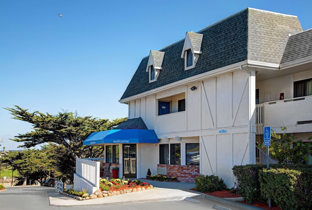 Motel6 Marina, CA - Monterey 44/58