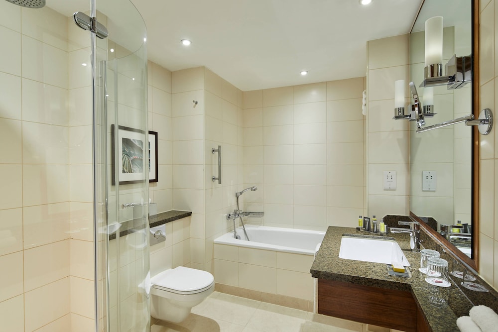 Radisson RED London Twickenham 12/62