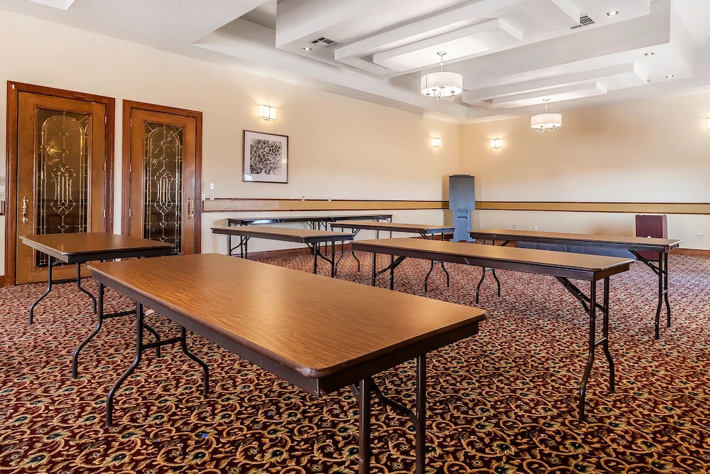 Quality Inn & Suites Owasso US-169 43/45