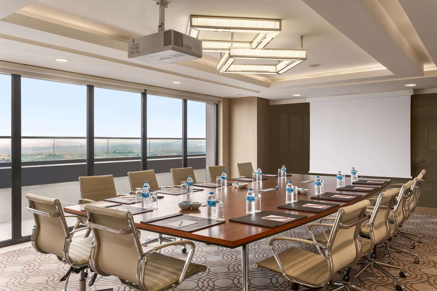 Ramada Plaza by Wyndham Istanbul Tekstilkent 43/49