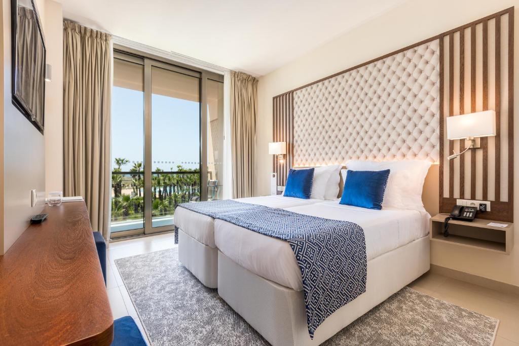 Deluxe King Sea View, The Westin Salgados Beach Resort, Algarve 3/8