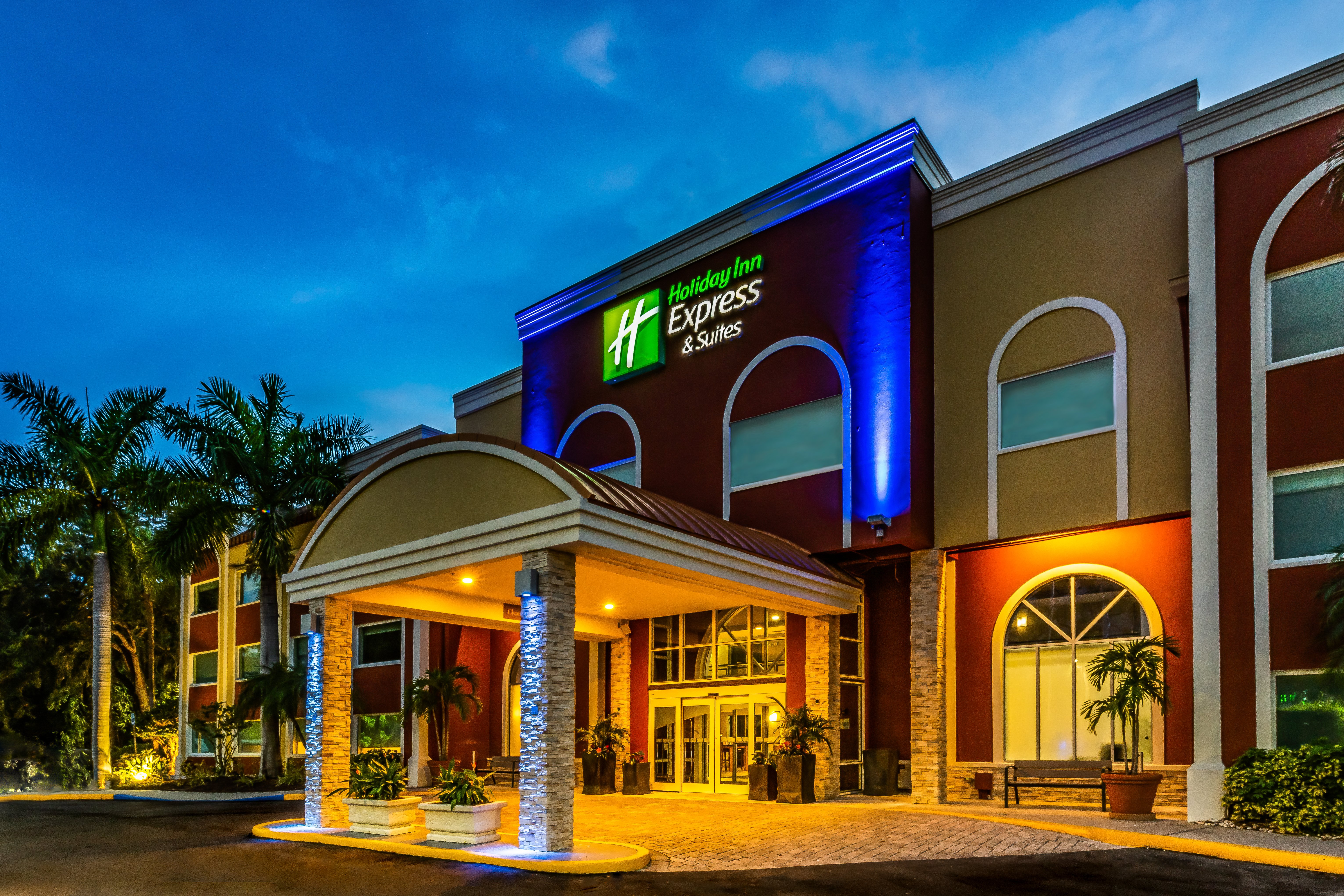 Holiday Inn Express & Suites Bradenton West, an IHG Hotel 2/69