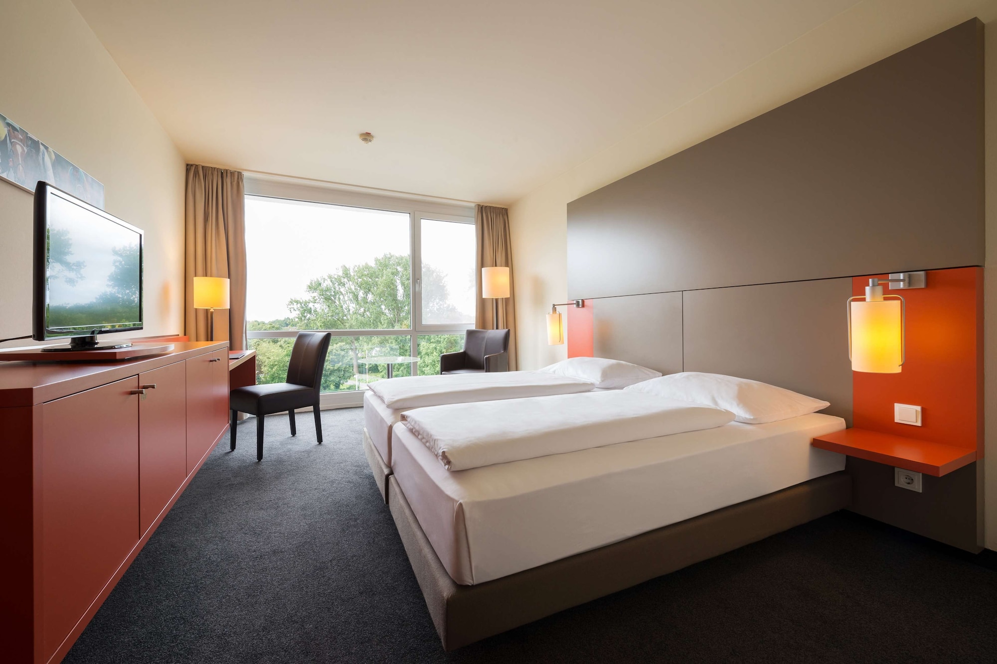 SUPERIOR, QUEEN BED