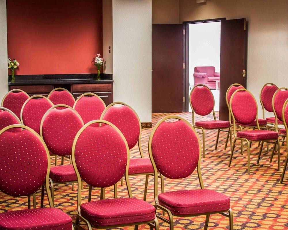 Quality Inn & Suites Port Huron 35/35