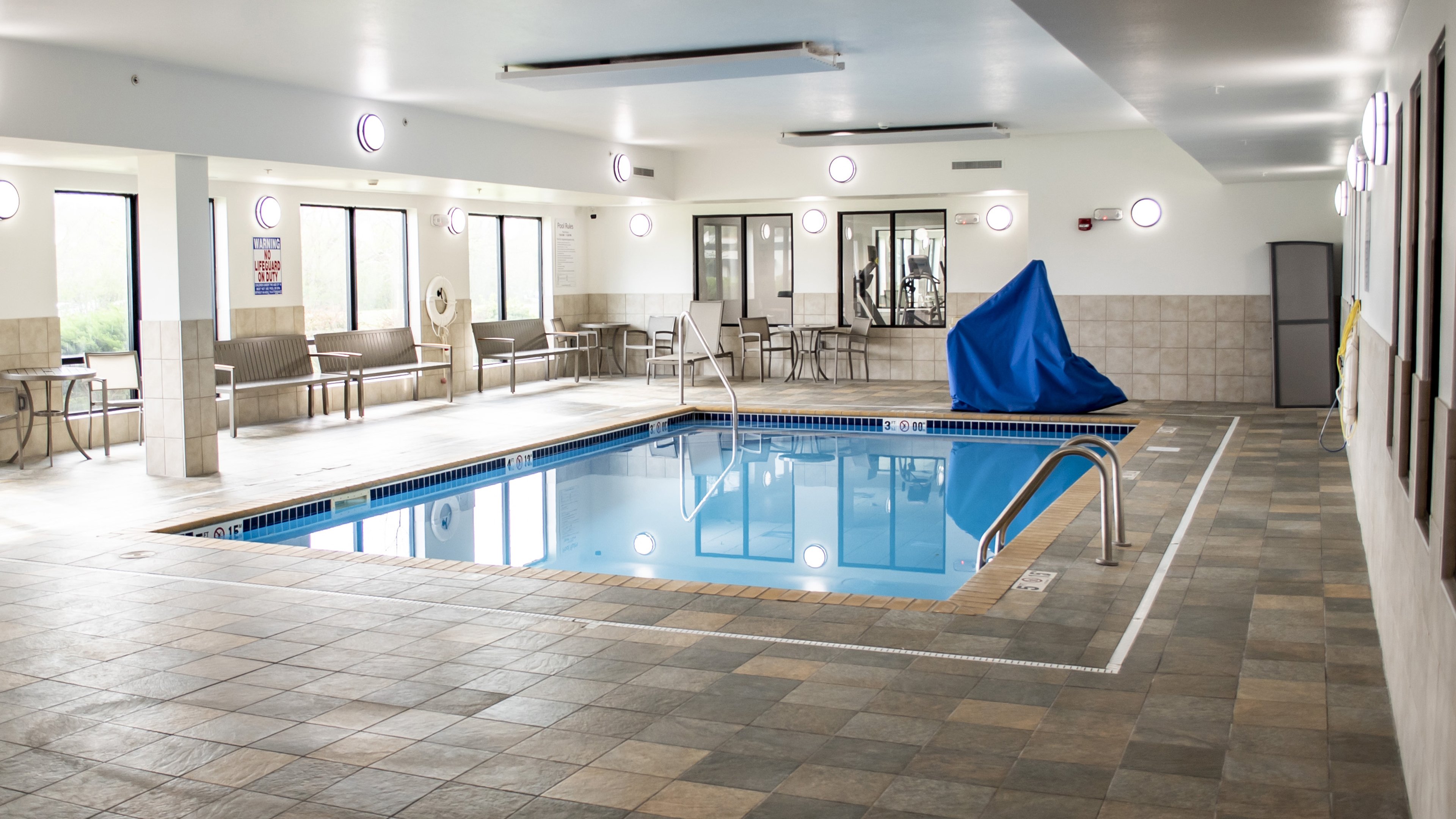 Holiday Inn Express Hotel And Suites Mason City 37/76
