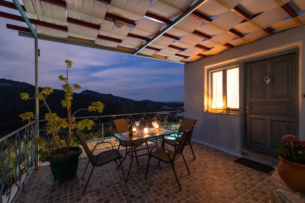 Sarakinas Residences [VR] 28/50