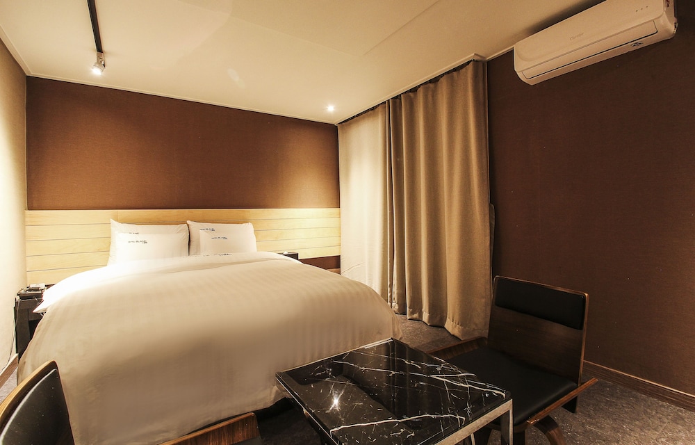 Blanc Hotel Gangnam 12/39