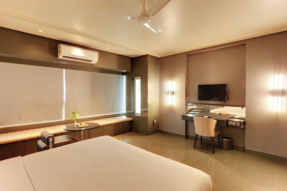SANKAM RESIDENCY 16/33