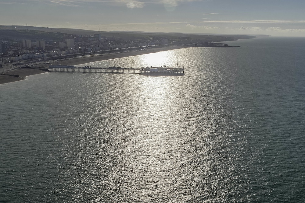 Mercure Brighton Seafront Hotel 44/47