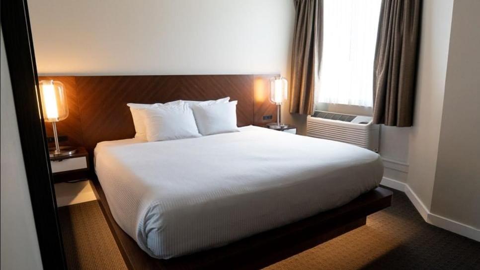 Suite, Balcony