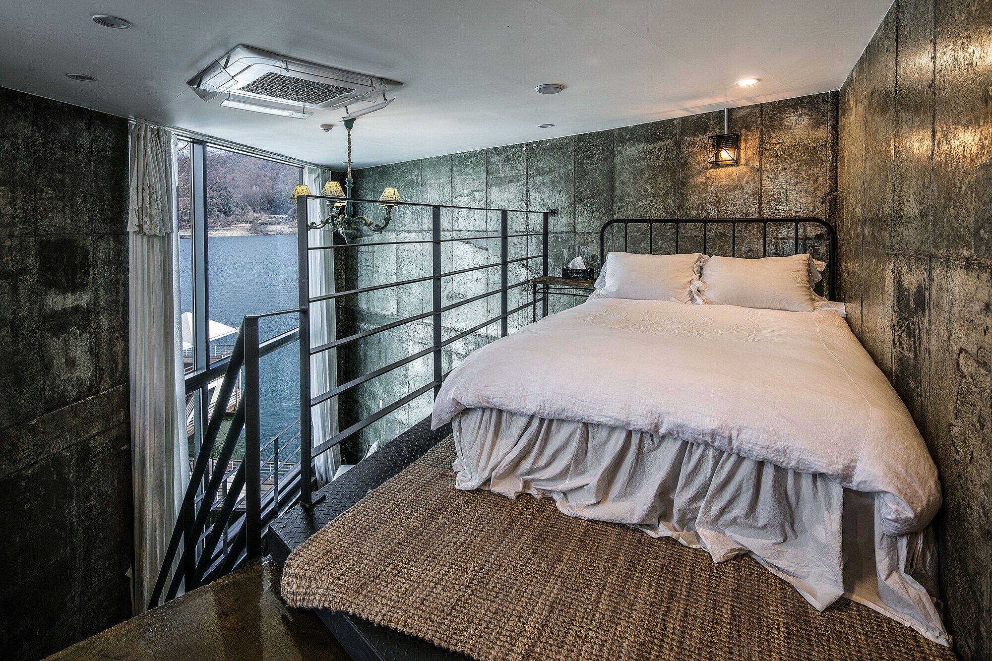 Vip, Loft, Deluxe, Queen Bed, River View