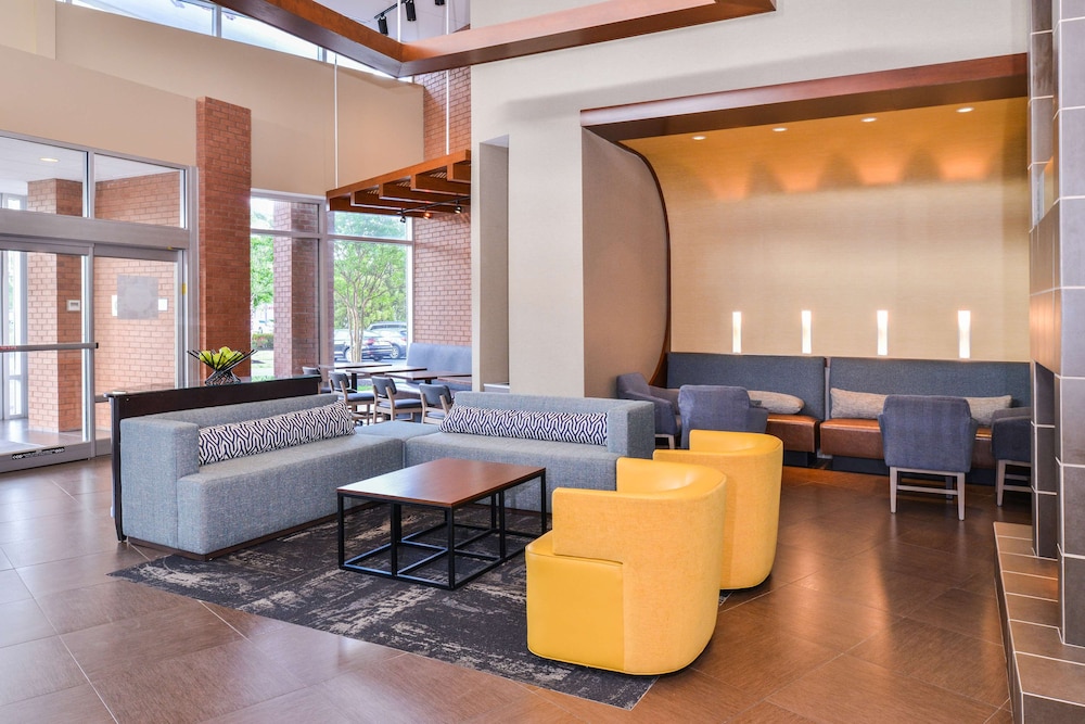 Hyatt Place Chesapeake/Greenbrier 40/63