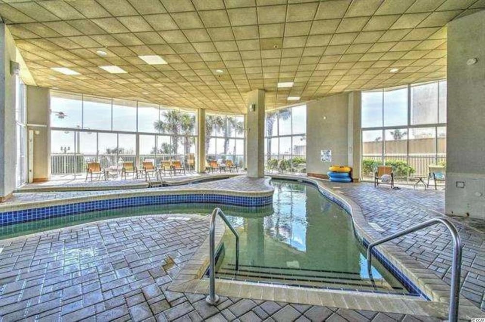 Carolinian Beach Resort in Myrtle Beach by Vacasa 48/50