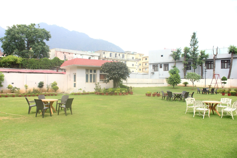 Hotel Ambica 34/40