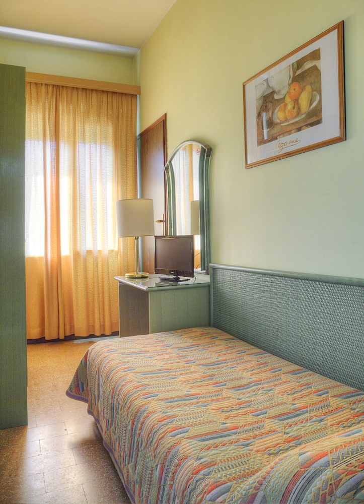 ROOM, SINGLE, BALCONY