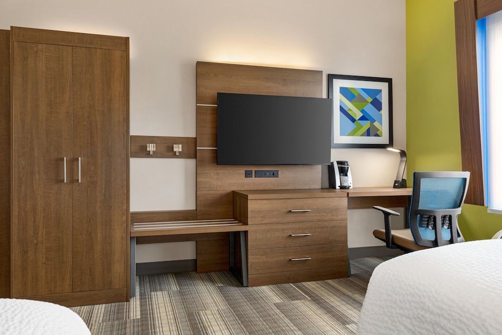 Holiday Inn Express Hotel Suites Waycross 20/56