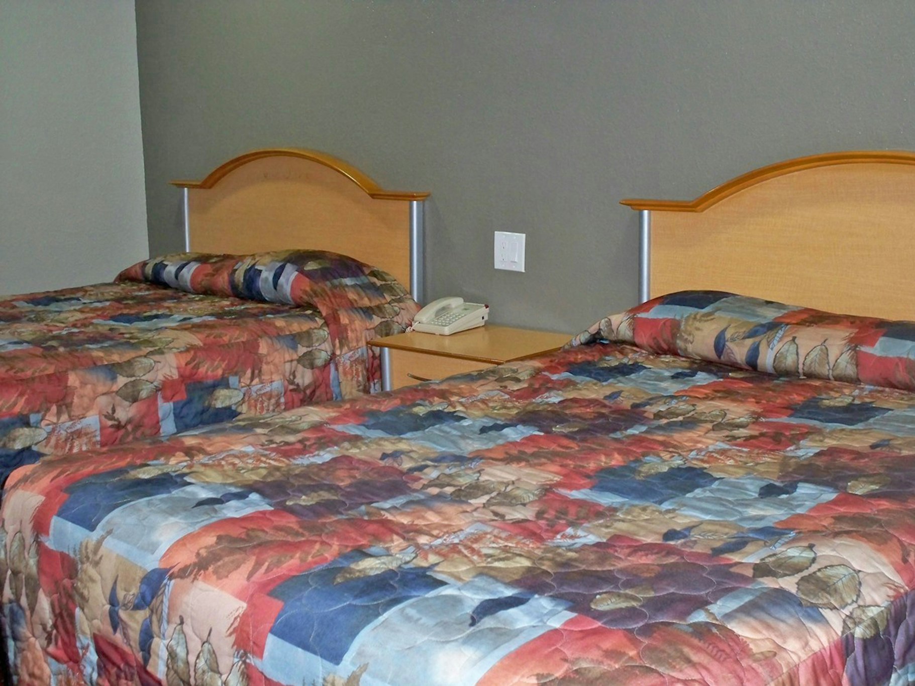 Scottish Inns And Suites 15/22