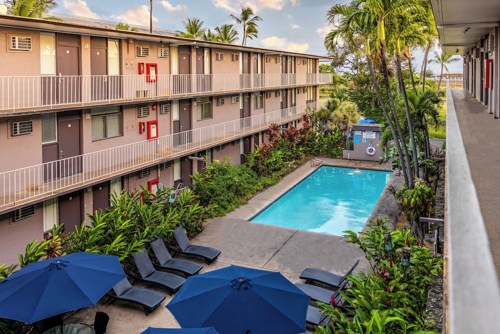 Pacific Marina Inn 49/53