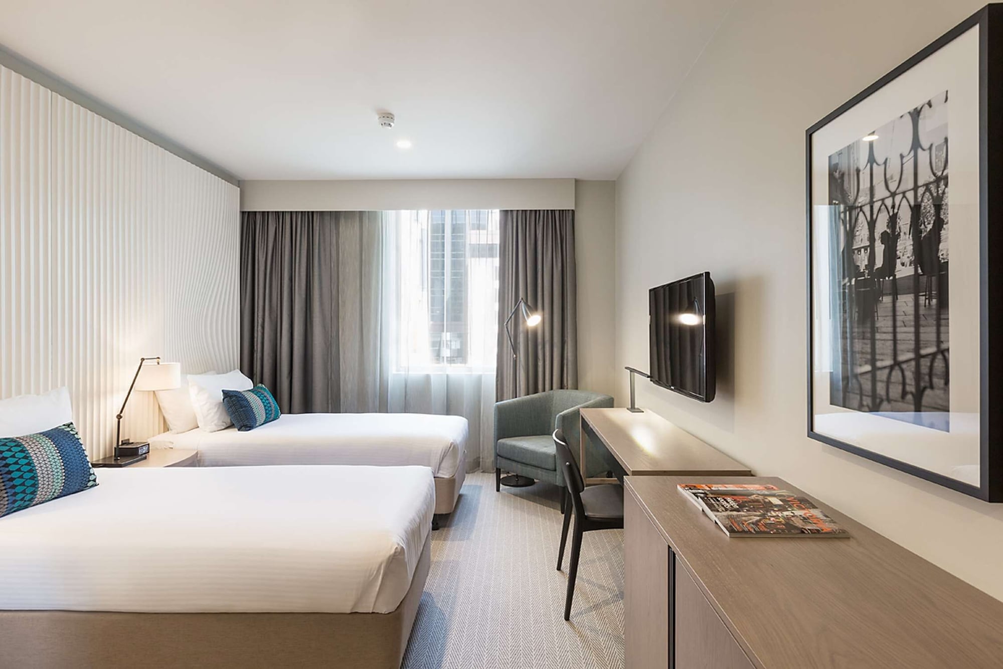 ROOM, TWIN BEDS